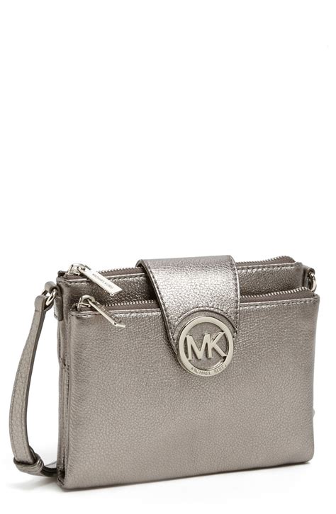 michael kors taschenanhänger silber|Michael Kors silver crossbody bag.